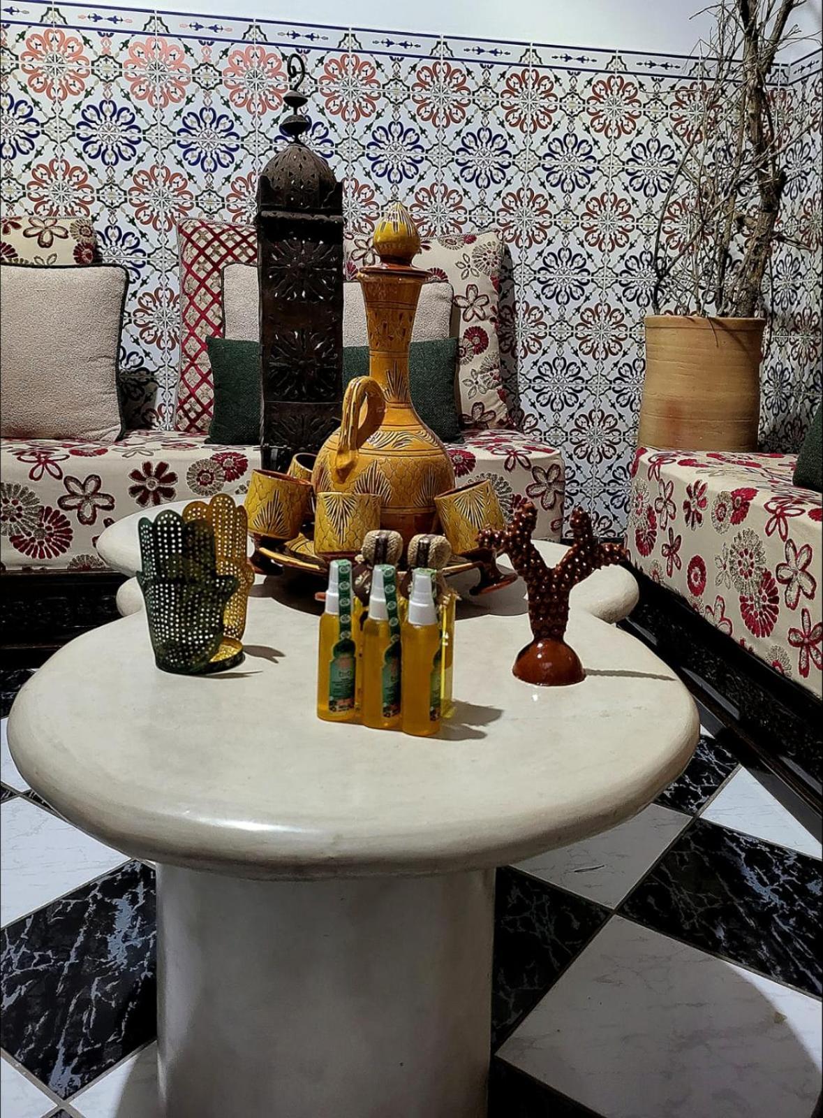Riad Traditionnel De Charme 3 Chambres 마라케시 외부 사진